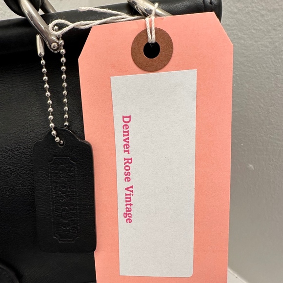 Meet your Posher, Denver rose - Picture 1 of 1